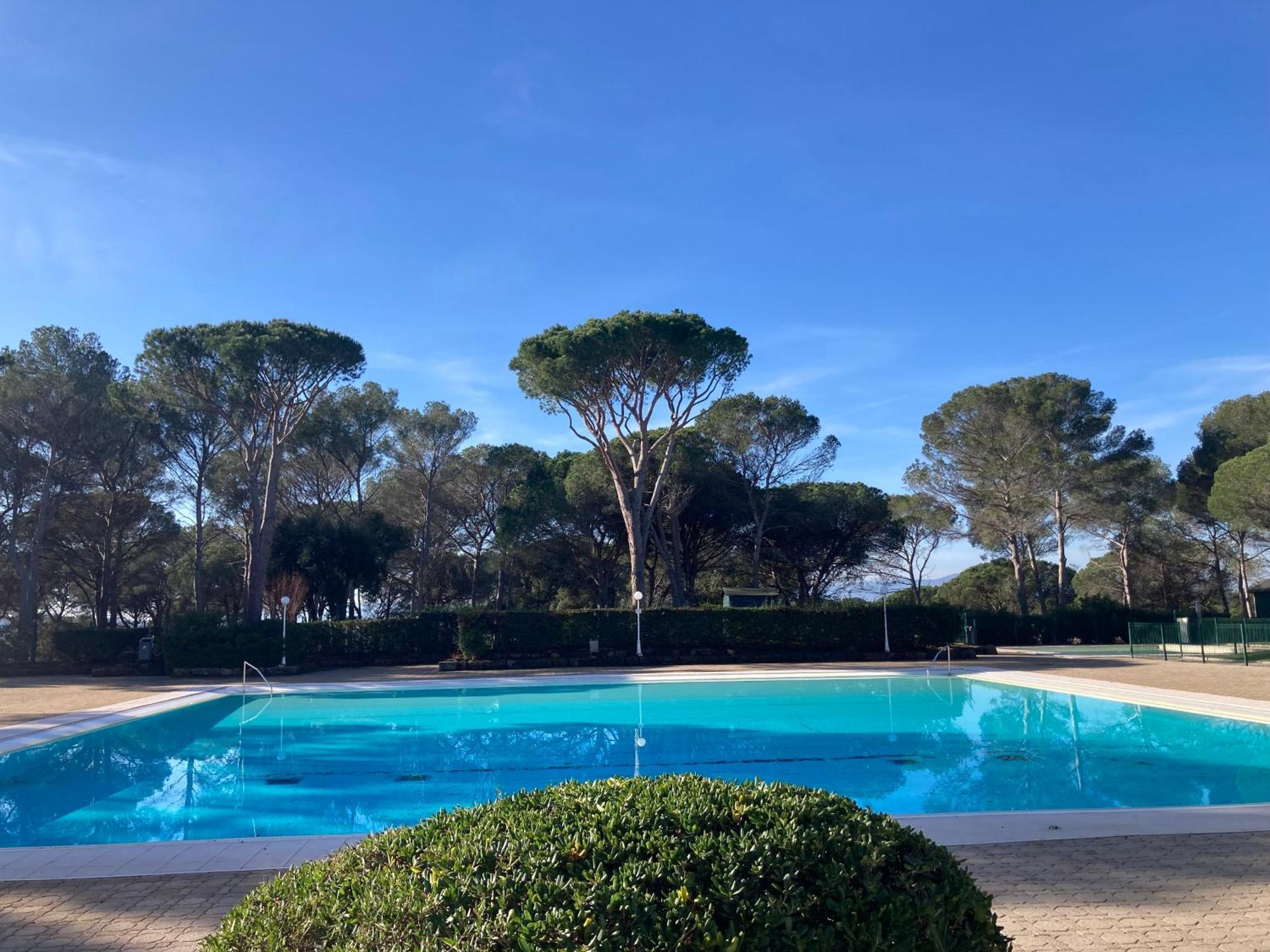 Charmant 2 Pieces Au Coeur Des Golfs De Saint Raphael Kültér fotó