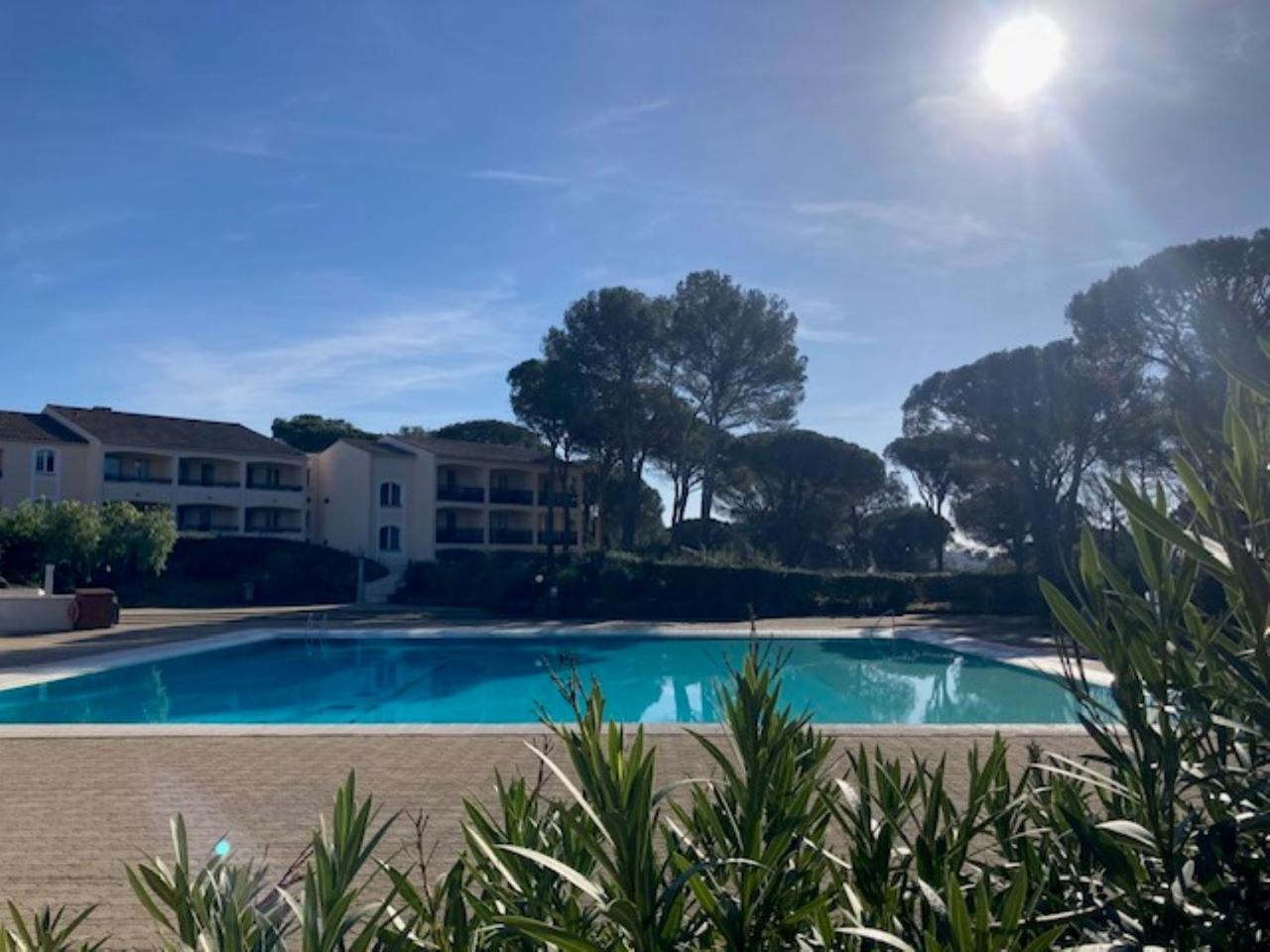 Charmant 2 Pieces Au Coeur Des Golfs De Saint Raphael Kültér fotó
